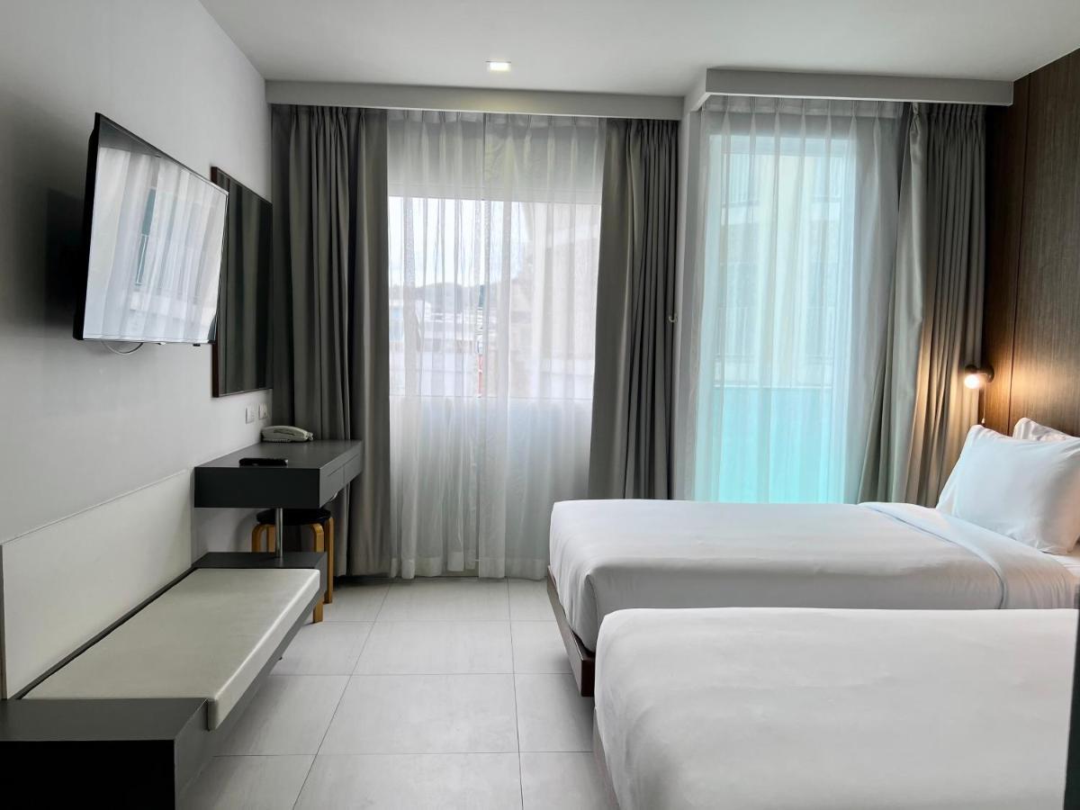 Centro One Patong Hotel Exterior photo